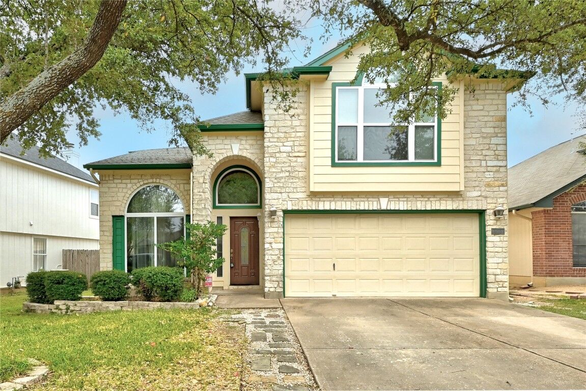 Property Photo: 910 Kirtomy Loop TX 78660