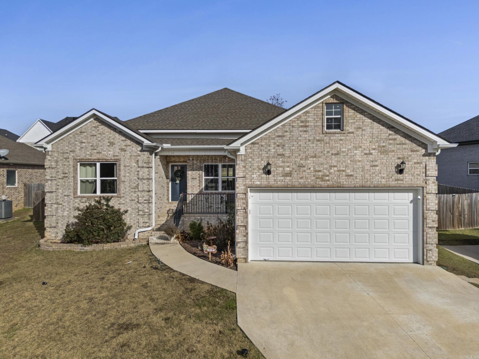 Property Photo: 9138 Cliffside Dr AR 72120