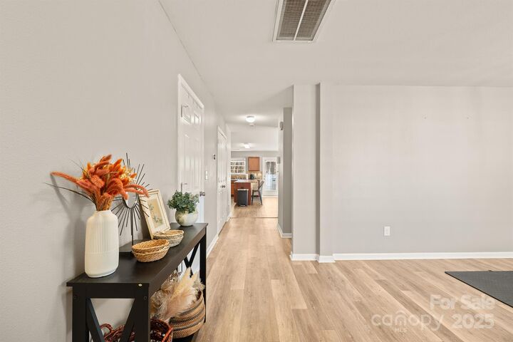 Property Photo:  9404 Quilting Bee Lane  NC 28216 