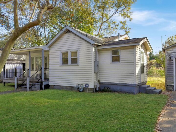 Property Photo:  2207 Margaret Drive  SC 29406 