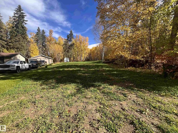 Property Photo:  26 Pine Crescent  AB T0E 0L0 
