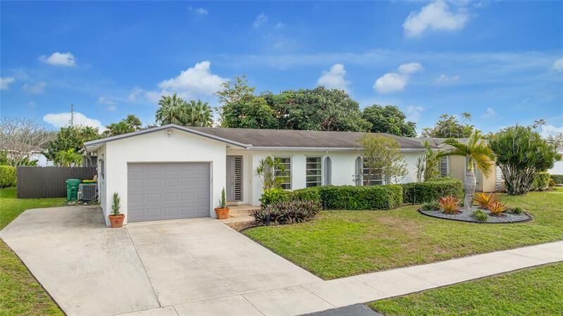 Property Photo:  140 SW 126th Ave  FL 33325 
