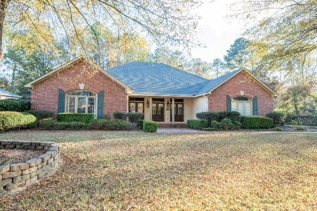 Property Photo:  904 Yorkshire Rd  MS 39759 