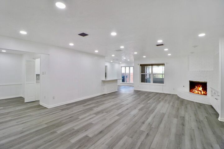 Property Photo:  9807 Braewick Drive  TX 77096 