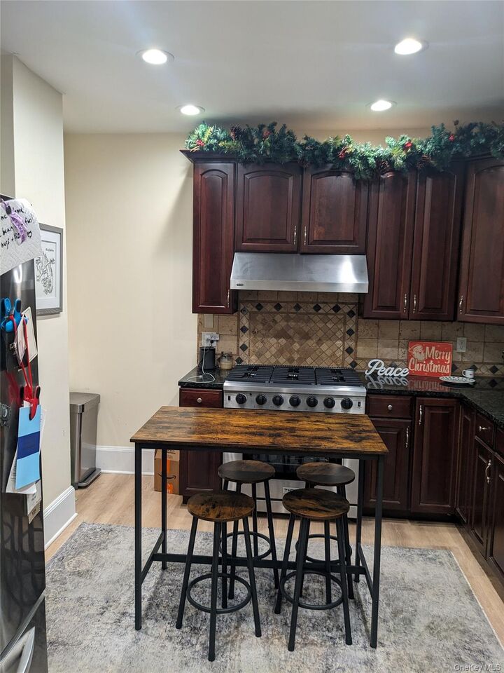 Property Photo:  71 Longview Avenue  NY 10605 