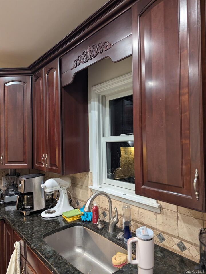 Property Photo:  71 Longview Avenue  NY 10605 