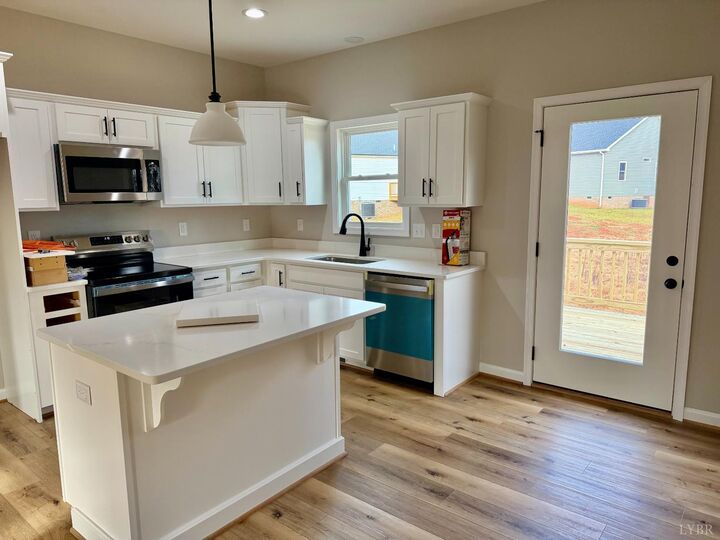 Property Photo:  615 Oakleigh Avenue  VA 24522 