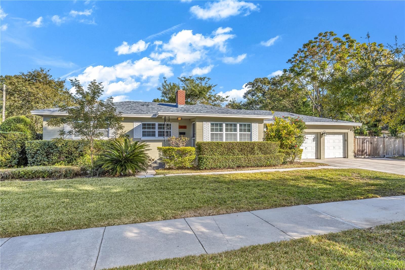 Property Photo:  2800 Hargill Drive  FL 32806 