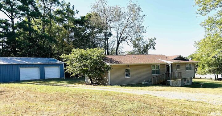 Property Photo:  744 Cardinal Rd Road  IL 62901 