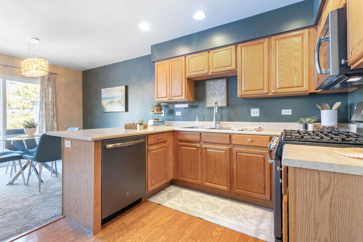 Property Photo: 533 Mallard Lane D IL 60554