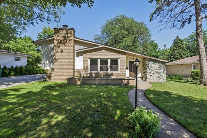 Property Photo:  195 7th Street  IL 60090 