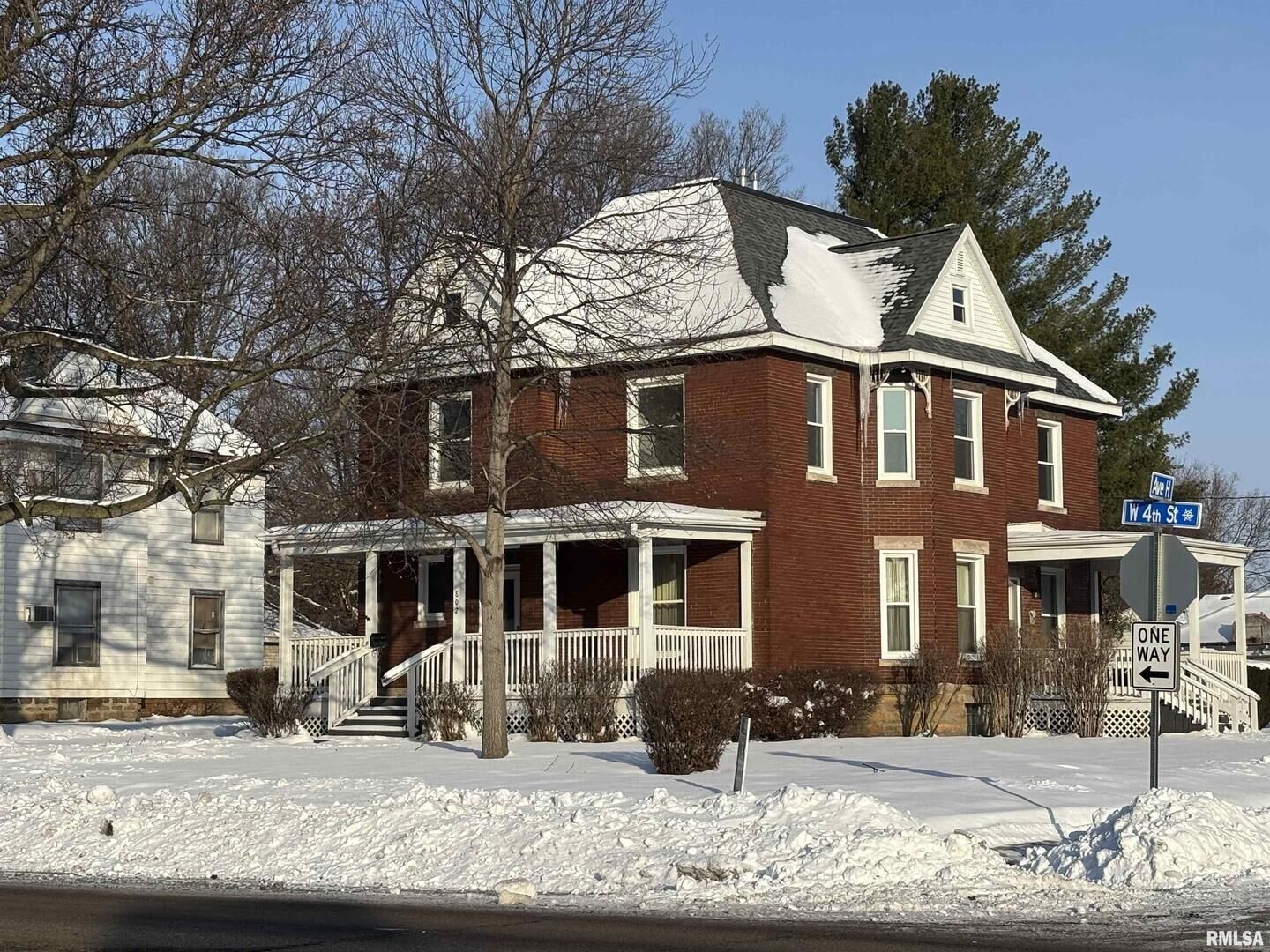 Property Photo:  802 4th Street W  IL 61081 