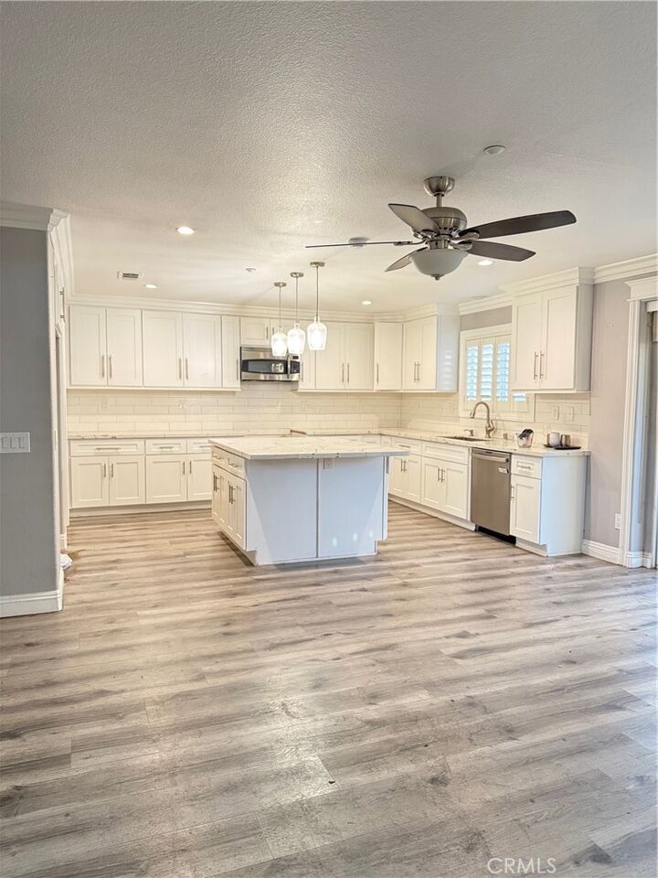 Property Photo:  15467 Spruce Tree  CA 92336 