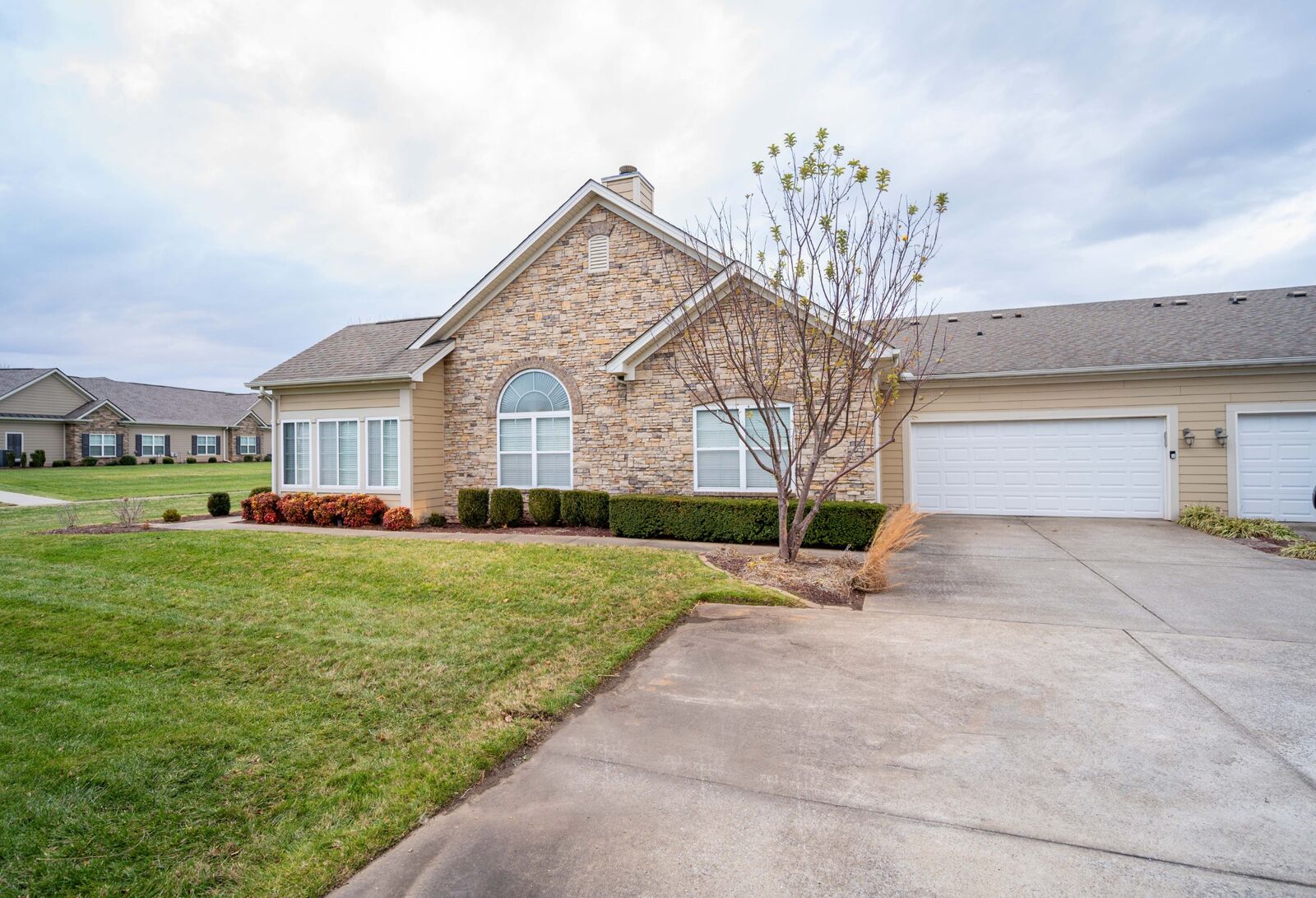 Property Photo: 2362 Bridgeway St TN 37128