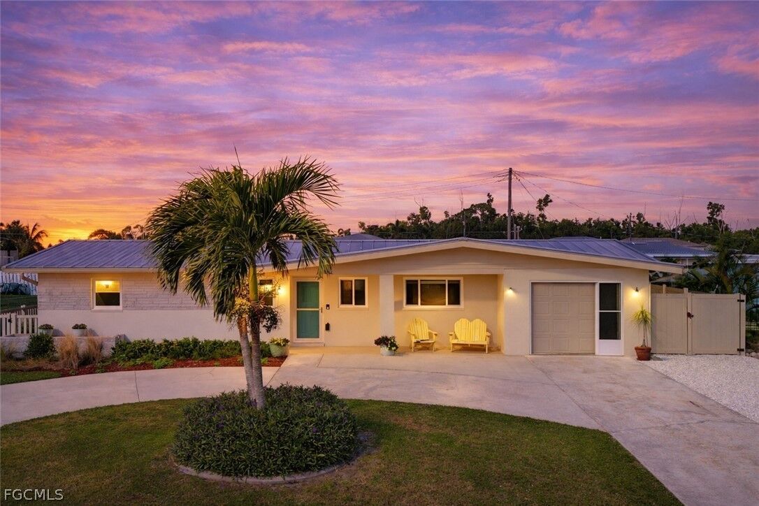 Property Photo:  11443 Flint Lane  FL 33922 