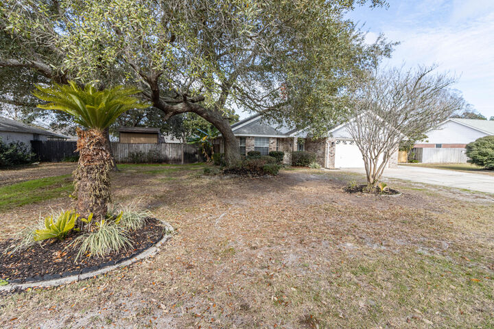 Property Photo:  2865 Winners Circle Drive  FL 32566 