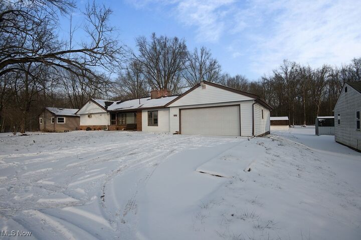 Property Photo: 2129 Austintown Warren Rd OH 44440