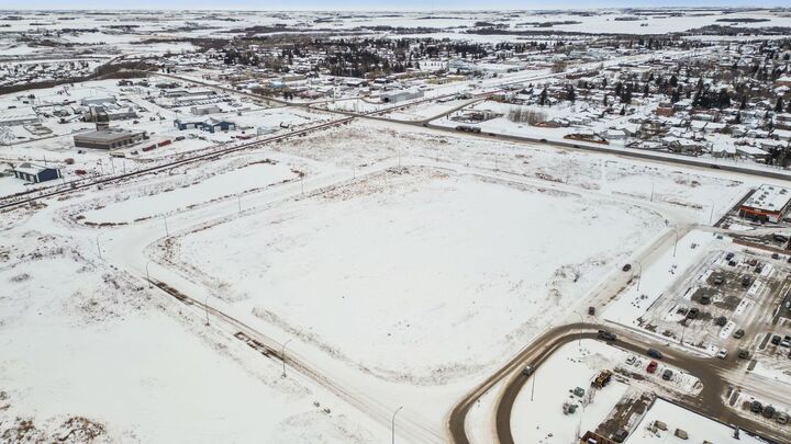 Property Photo: 1200 Shantz Drive AB T0M 0W0