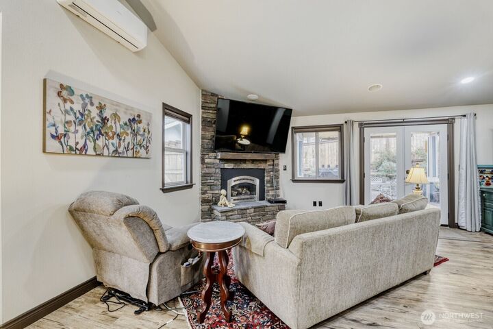 Property Photo:  25904  202nd Avenue SE  WA 98042 