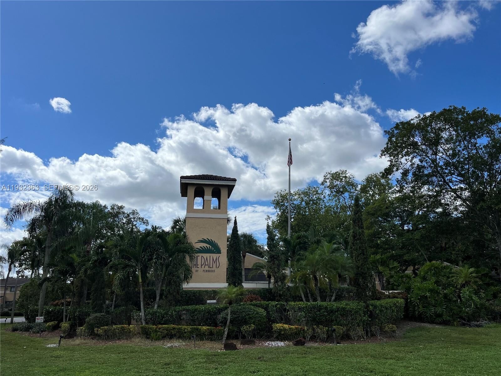 Property Photo: 350 W Palm Cir W 201 FL 33025