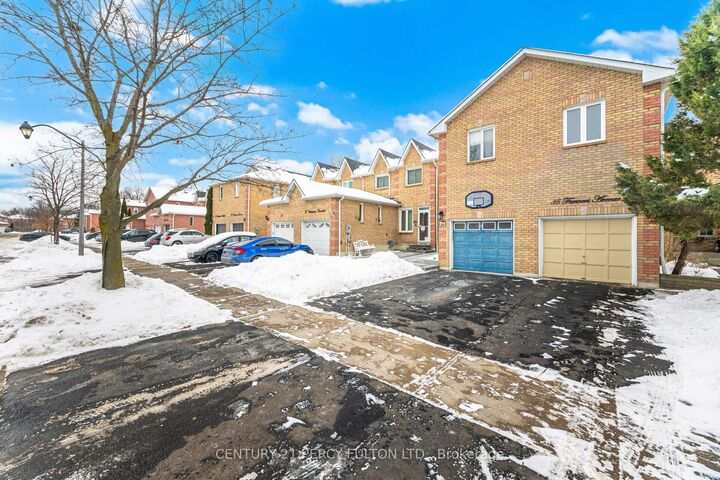 Photo de la propriété: 33 Farmers Avenue ON L1T 3T1