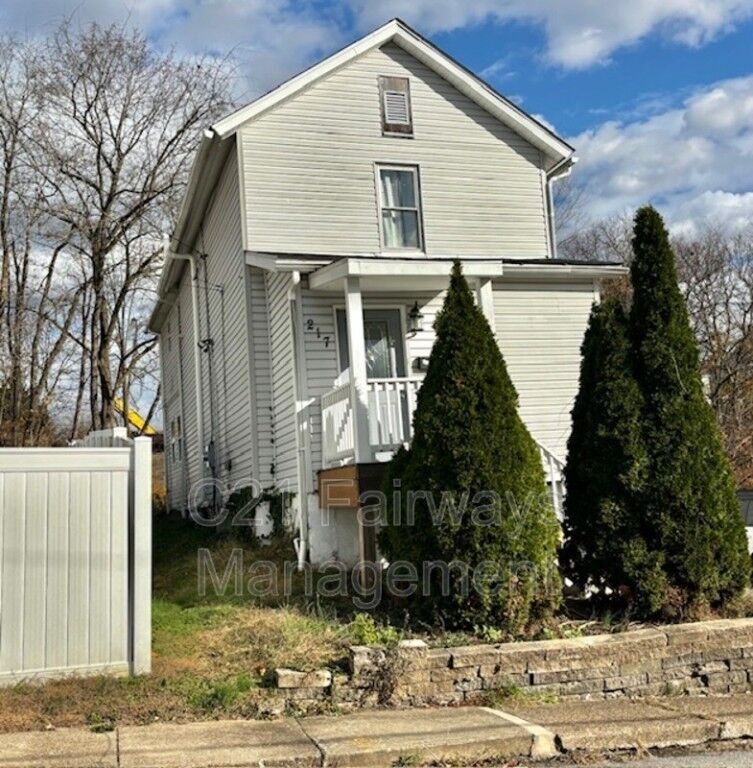 Property Photo:  217 N Lincoln Ave 2  PA 15601 