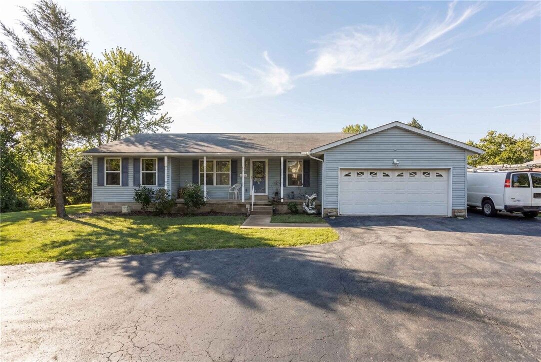 Property Photo:  38 Roxbury Rd  PA 15221 