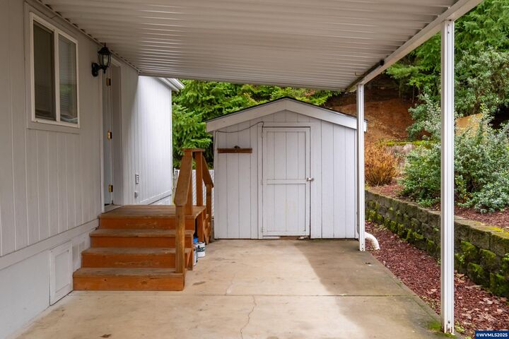 Property Photo:  2155 Robins (#33) Ln SE 33  OR 97306 