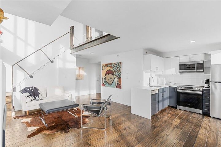 Photo de la propriété:  1238 Richards Street 801  BC V6B 6M6 