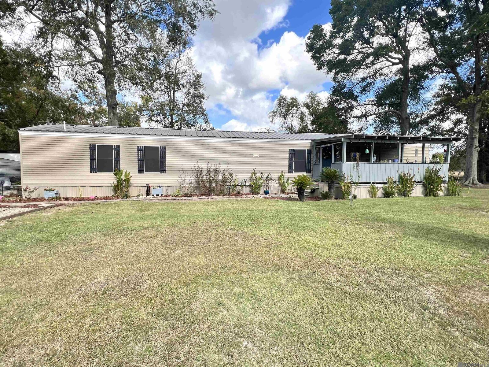 Property Photo:  11710 Parkland Dr  LA 70767 