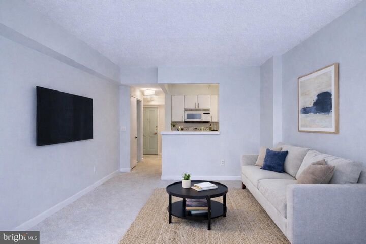 Property Photo:  601 Pennsylvania Avenue NW 201  DC 20004 