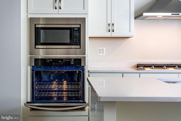 Property Photo:  23590 Raytown Terrace  VA 20148 