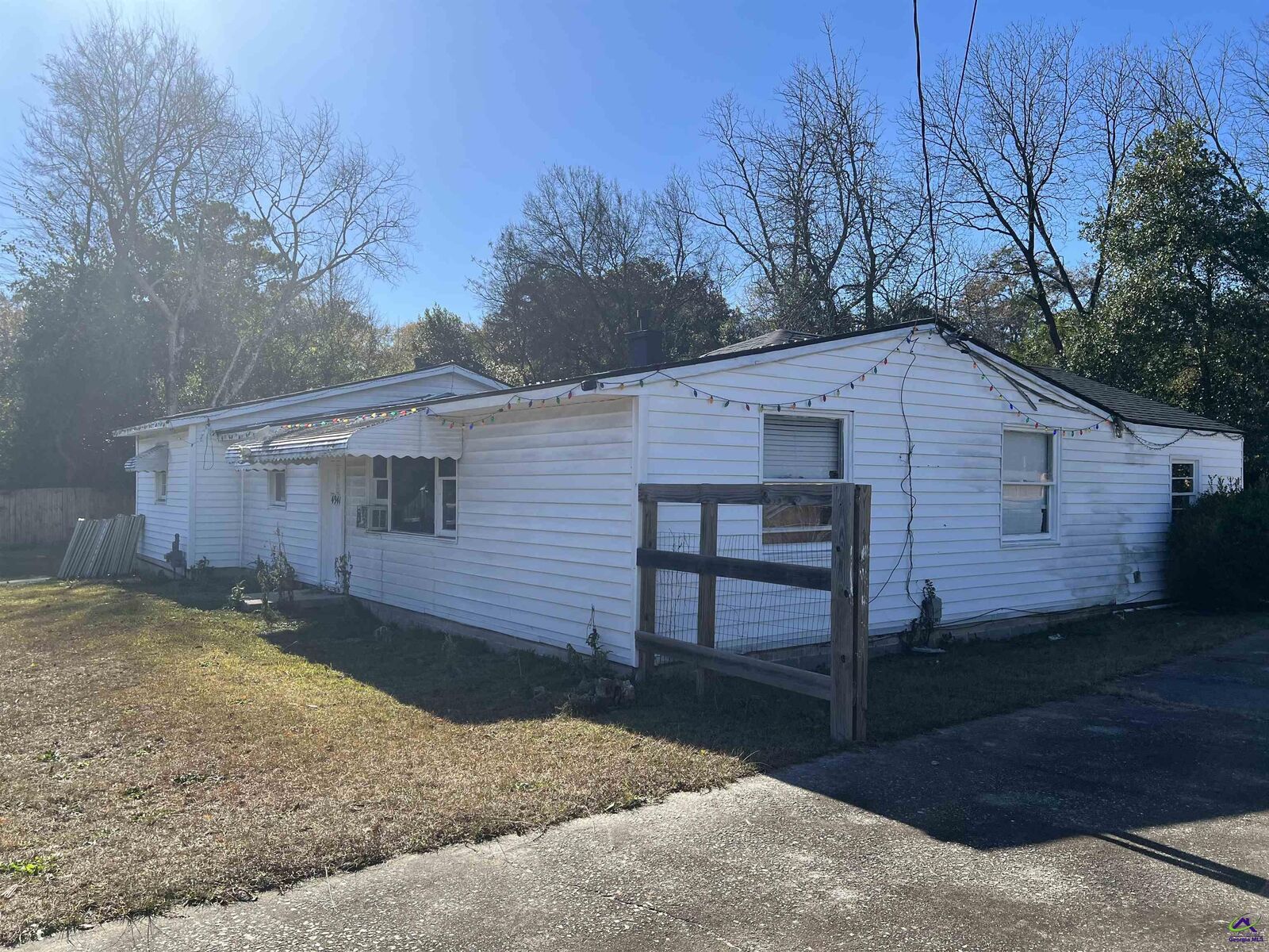 Property Photo:  4941 Log Cabin Drive  GA 31206 