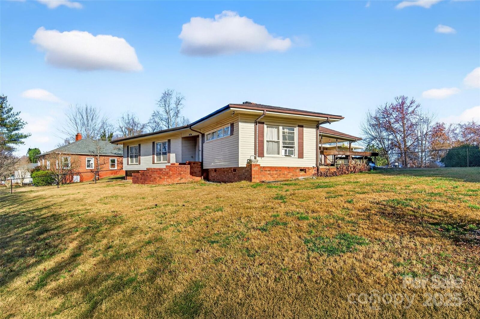 Property Photo:  60 Greenwood Drive  NC 28752 