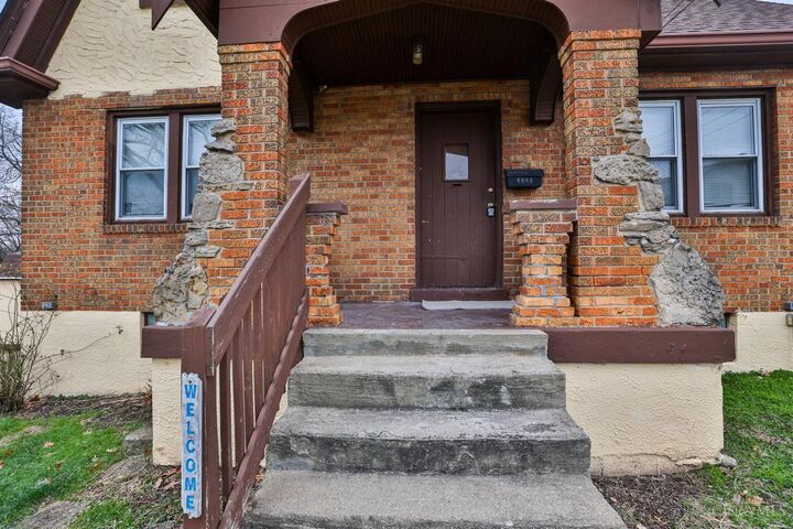 Property Photo:  4893 N Overlook Avenue  OH 45238 