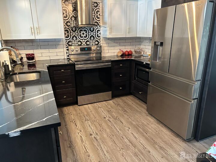 Property Photo:  275 Convent Road 275A  NJ 08831 