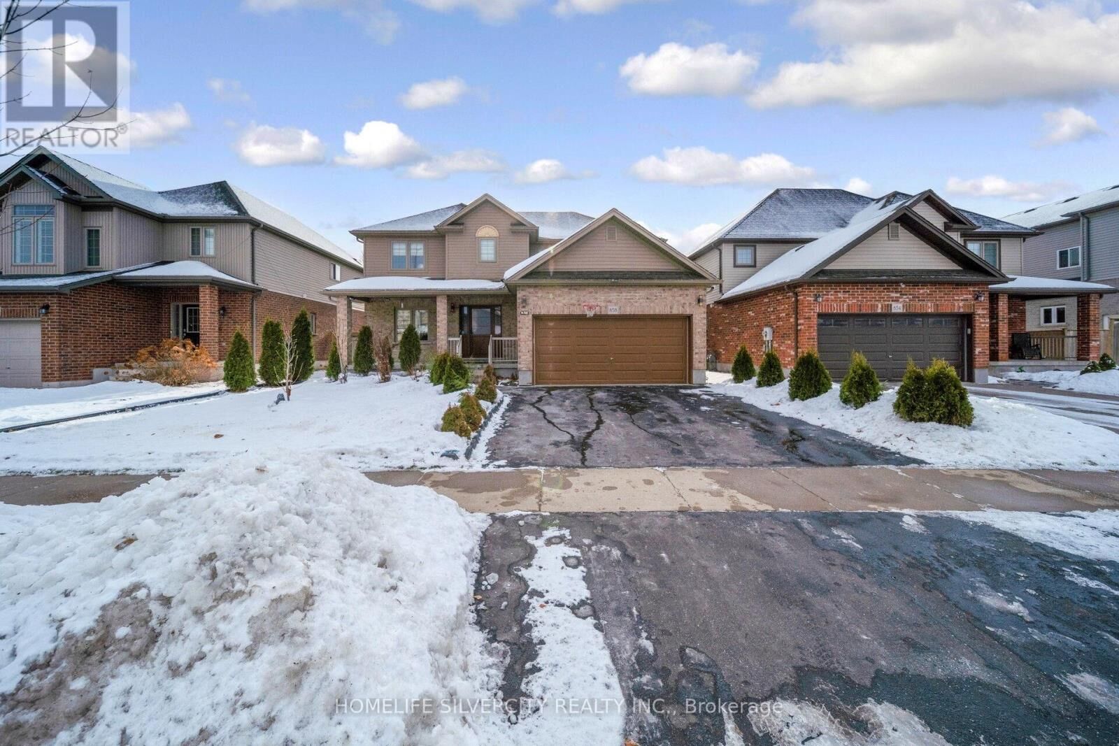 Property Photo:  858 Springbank Avenue  ON N4T 0A9 
