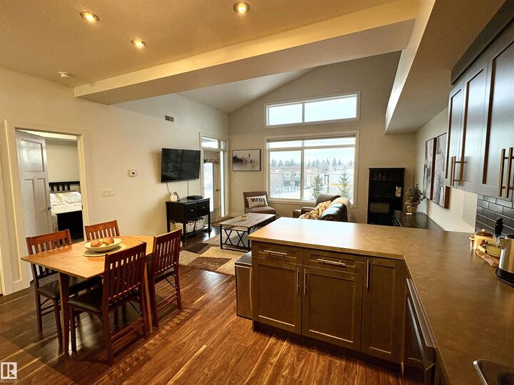 Property Photo:  279 Wye Road 302  AB T8B 0A7 