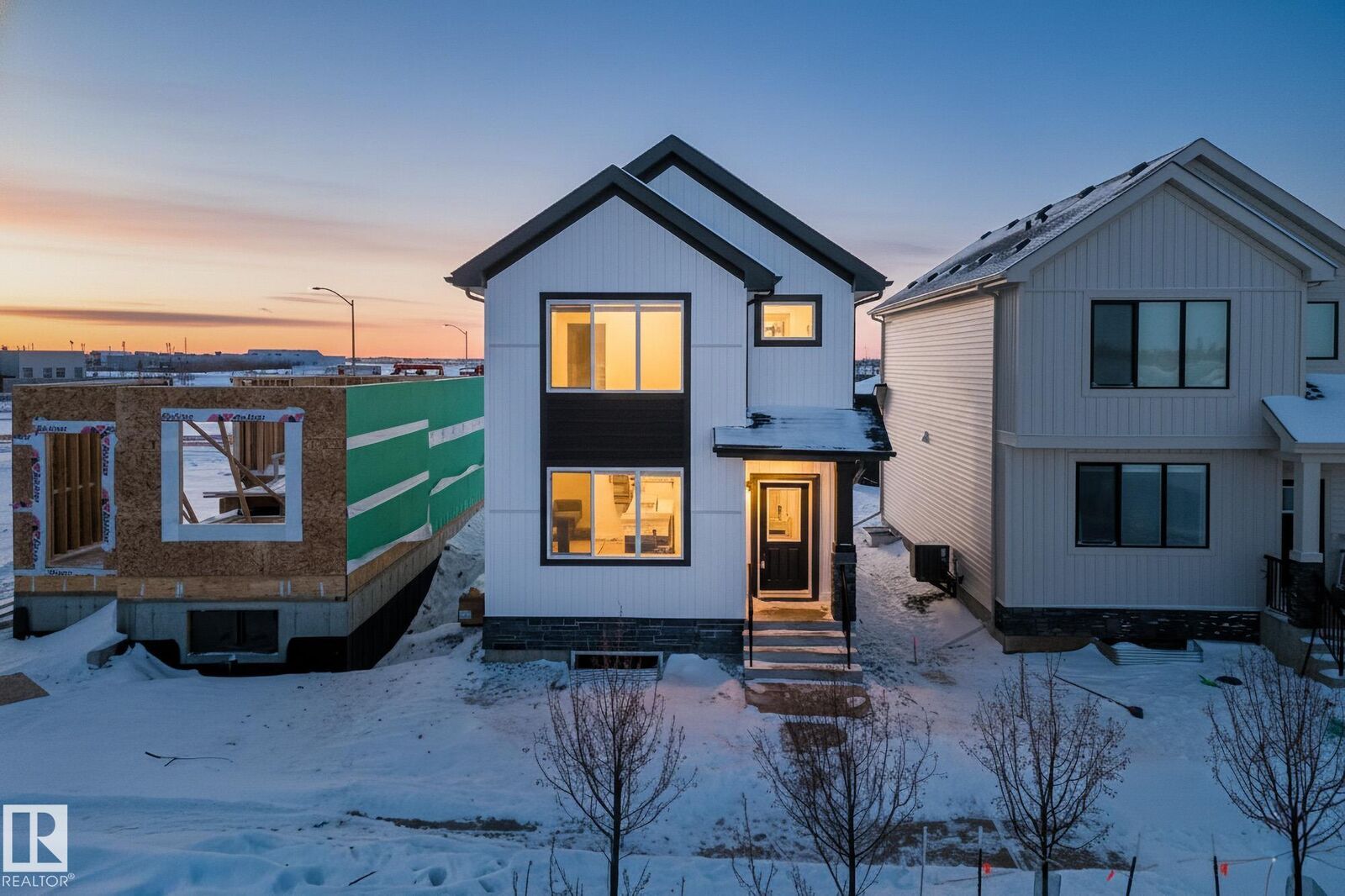 Property Photo:  10241 92A Avenue  AB T8R 1A0 