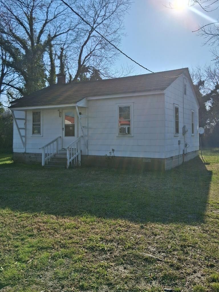 Property Photo:  3 Hall St  VA 23417 