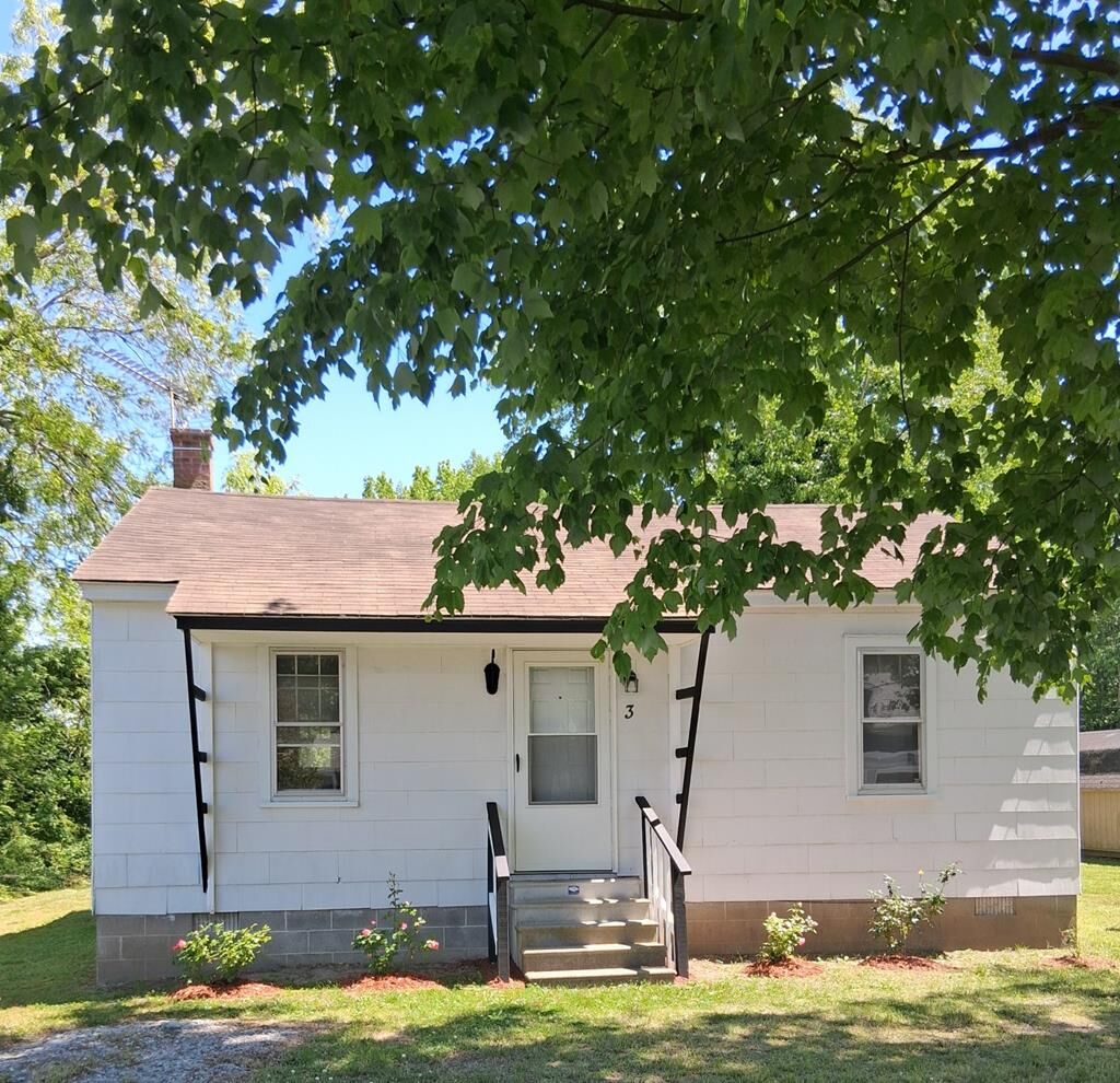 Property Photo:  3 Hall St  VA 23417 