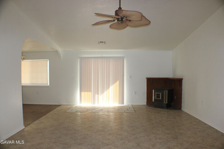 Property Photo:  8472 Viburnum Avenue  CA 93505 