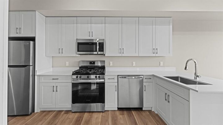 Property Photo:  475 Communipaw Ave 408  NJ 07304 