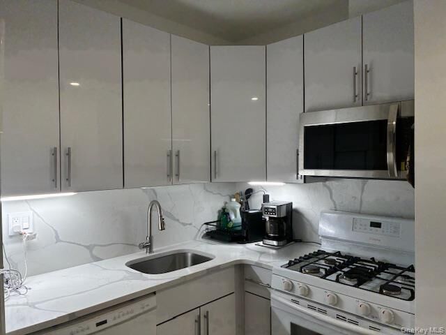 Property Photo:  1250 North Avenue 106  NY 10804 