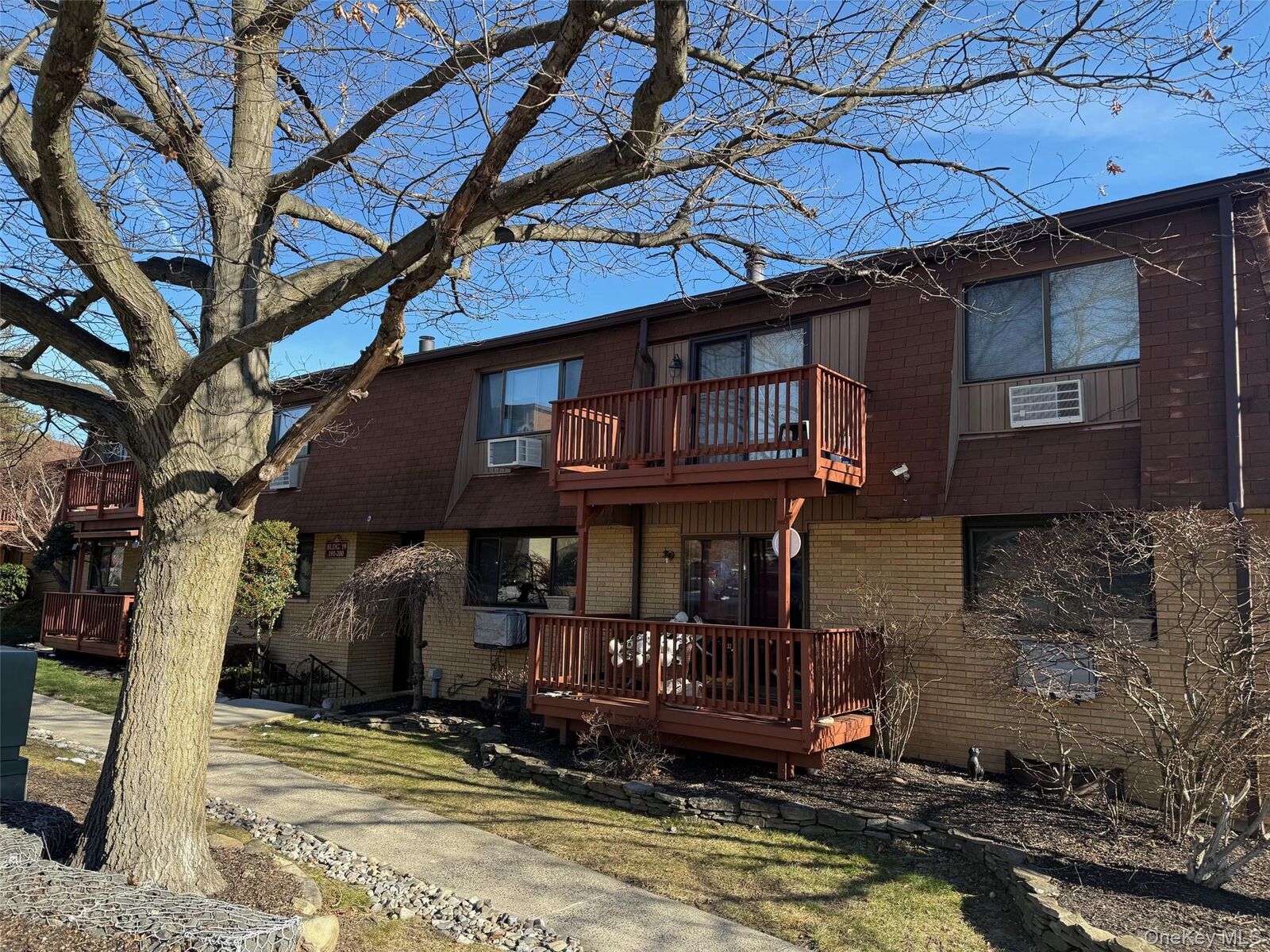 Property Photo:  198 Richard Court  NY 10970 