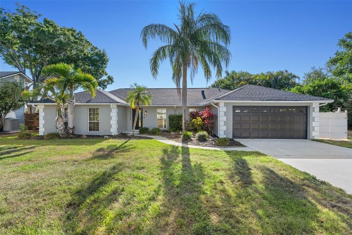 Property Photo:  1992 Arvis Circle E  FL 33764 