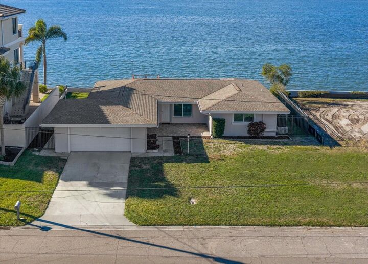 Property Photo:  2234 Harbor View Drive  FL 34698 