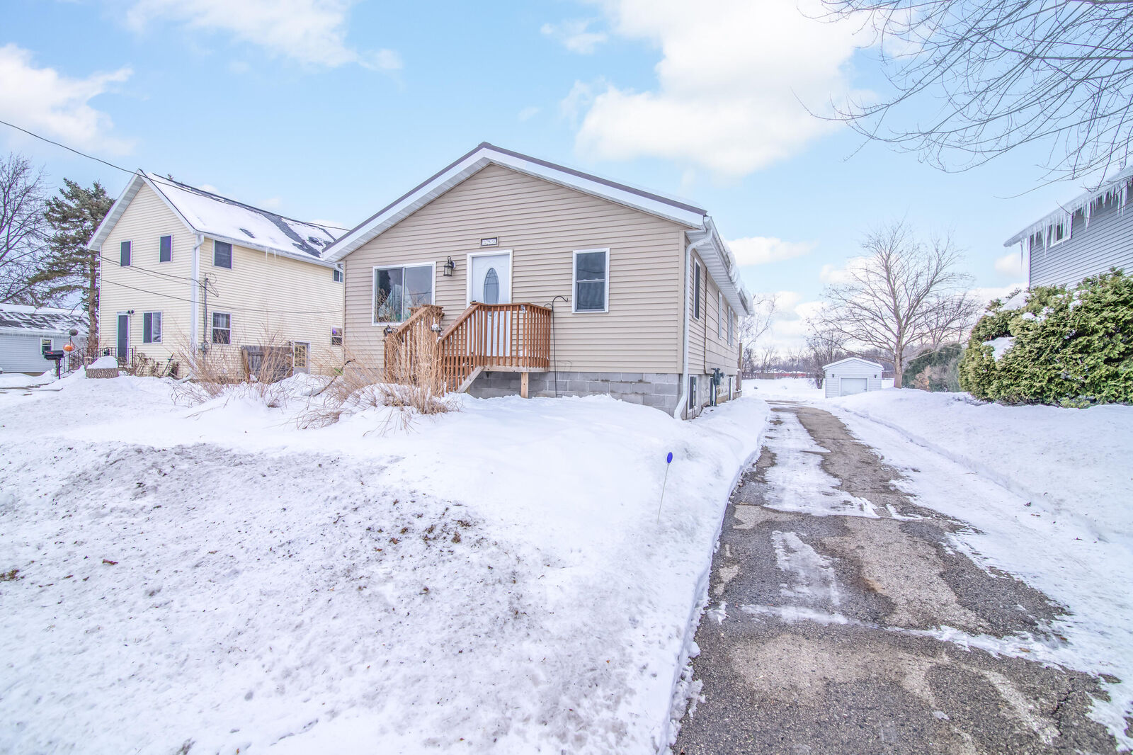 Property Photo:  395 Fond Du Lac St  WI 53963 