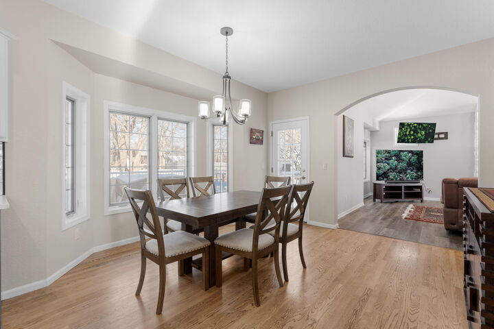 Property Photo:  1910 Valley Ct  WI 53024 