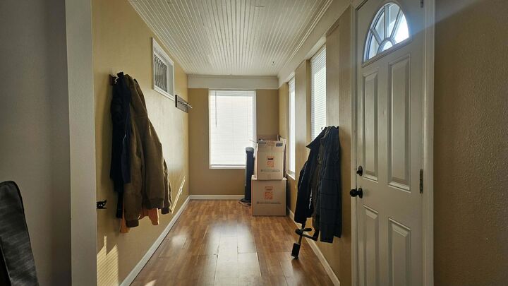 Property Photo:  718 3rd St NW  ND 58703 